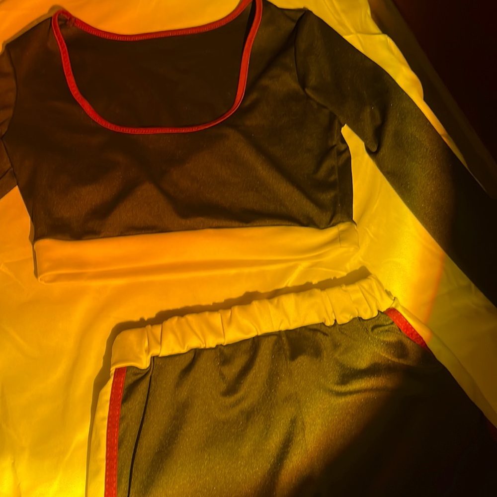 Black, white and red cropped set